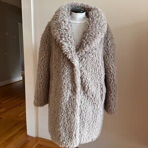 BCBGeneration Teddy Faux-Fur light Gray-Taupe Coat L NWOT plush streetwear BOHO